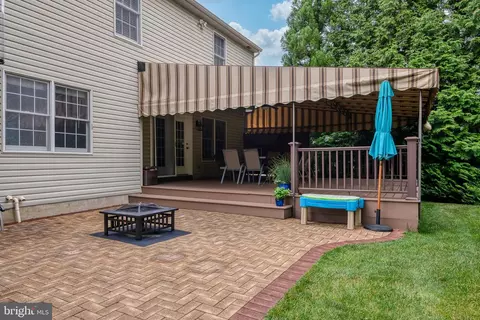 Exterior - 334 Portland Pl, Lititz, PA 17543 photo 2 of 6