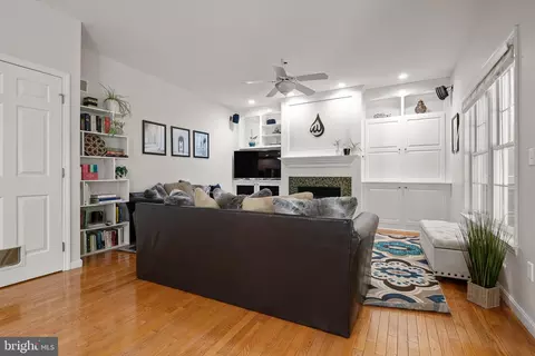 Living - 334 Portland Pl, Lititz, PA 17543 photo 1 of 1