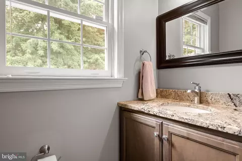 Bath - 334 Portland Pl, Lititz, PA 17543 photo 1 of 4