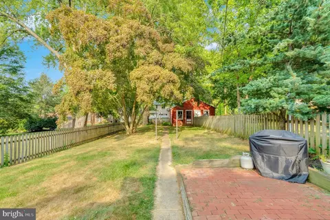 Exterior - 421 S Cedar St, Lititz, PA 17543 photo 2 of 3