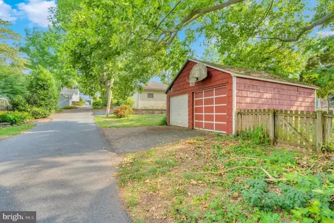 Exterior - 421 S Cedar St, Lititz, PA 17543 photo 3 of 3