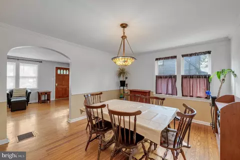 Entry Way - 421 S Cedar St, Lititz, PA 17543 photo 2 of 4
