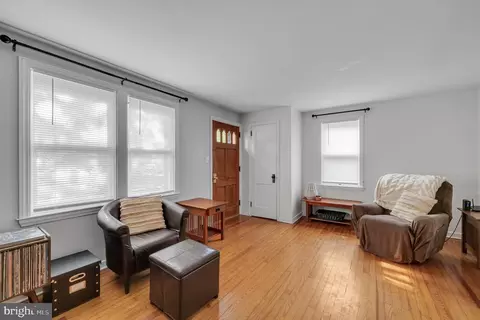Entry Way - 421 S Cedar St, Lititz, PA 17543 photo 1 of 4
