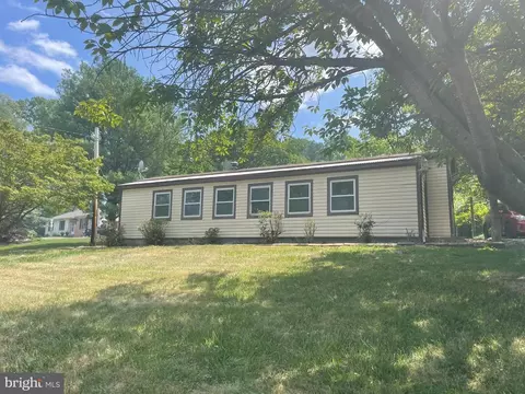 356 Schoolhouse Rd, New Providence, PA 17560
