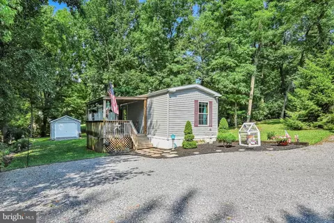591 Hopeland Rd, Stevens, PA 17578