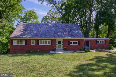 2141 W Ridge Dr, Lancaster, PA 17603
