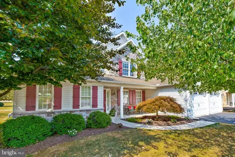 308 Hollow Vw, Manheim, PA 17545