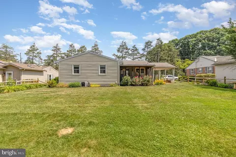 Exterior - 328 E Marion St, Lititz, PA 17543 photo 3 of 5