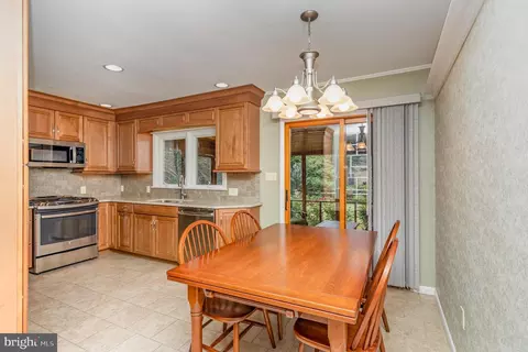 Dining - 328 E Marion St, Lititz, PA 17543 photo 1 of 1