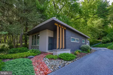 2266 Raleigh Dr, Lancaster, PA 17601