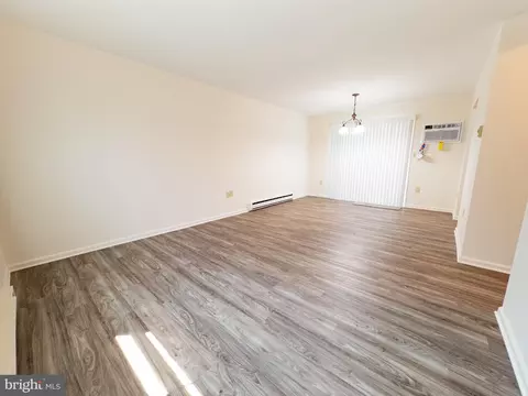 664 S Cedar St, Lititz, PA 17543 photo 6
