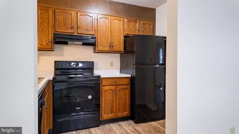 664 S Cedar St, Lititz, PA 17543 photo 4