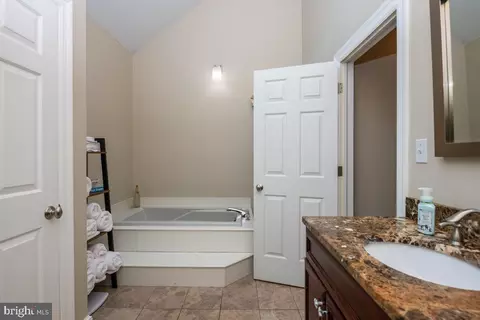 235 Farmstead Ln, Lititz, PA 17543 photo 23