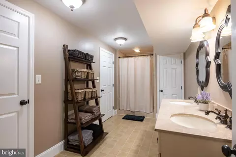 235 Farmstead Ln, Lititz, PA 17543 photo 33