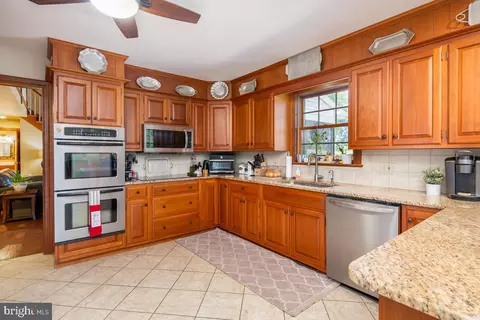 235 Farmstead Ln, Lititz, PA 17543 photo 16