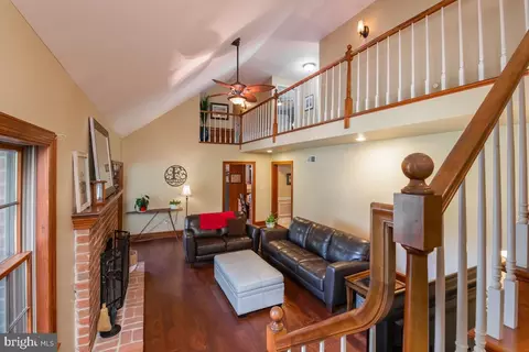 235 Farmstead Ln, Lititz, PA 17543 photo 4
