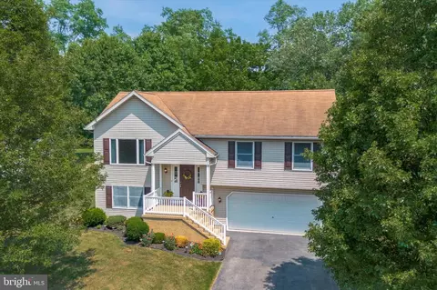 111 Wheatfield Ct, Quarryville, PA 17566