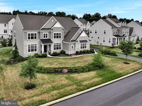 1051 Valley Crossing Dr, Lititz, PA 17543 photo 7