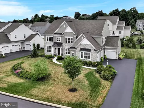 1051 Valley Crossing Dr, Lititz, PA 17543 photo 5
