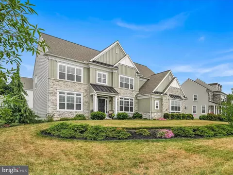 1051 Valley Crossing Dr, Lititz, PA 17543 photo 4