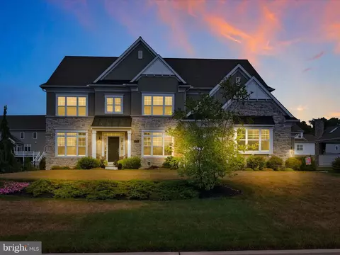 1051 Valley Crossing Dr, Lititz, PA 17543 photo 2