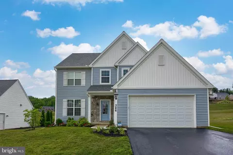 346 Autumn Harvest Ln, Lititz, PA 17543