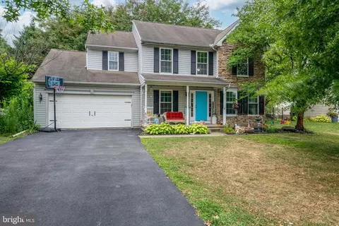 122 N Summit Ave, Quarryville, PA 17566