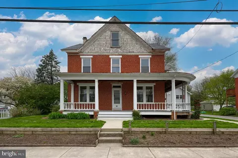 28 Miller St, Strasburg, PA 17579