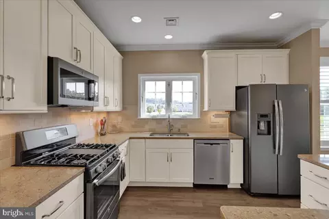 1084 Presidents Dr, Lititz, PA 17543 photo 12