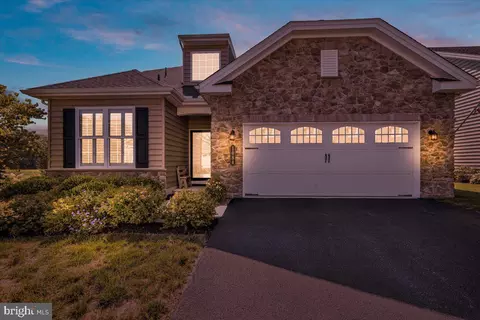 1084 Presidents Dr, Lititz, PA 17543 photo 2