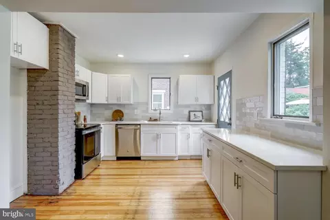 14 Roselle Ave, Lancaster, PA 17603