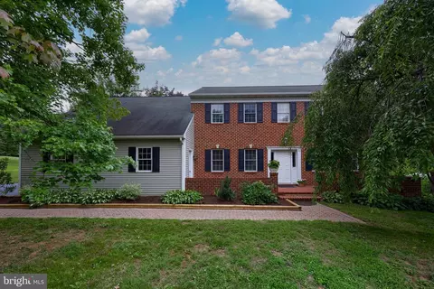 14 Mohawk Dr, Conestoga, PA 17516