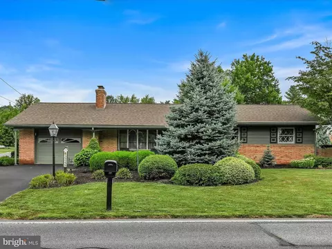 3249 Nolt Rd, Lancaster, PA 17601