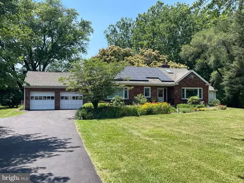 536 N 2nd St, Bainbridge, PA 17502