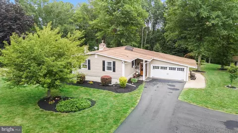 162 Long Ln, Kirkwood, PA 17536