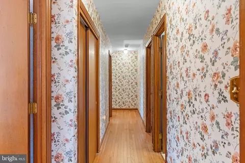 Entry Way - 1121 Old Eagle Rd, Lancaster, PA 17601 photo 2 of 9