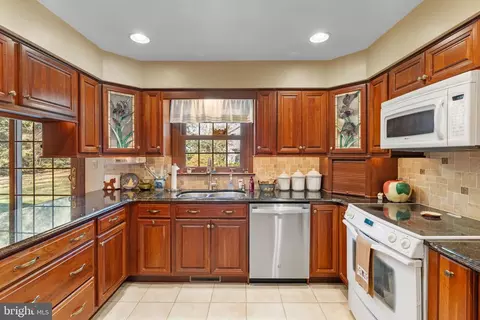 Kitchen - 1121 Old Eagle Rd, Lancaster, PA 17601 photo 6 of 7