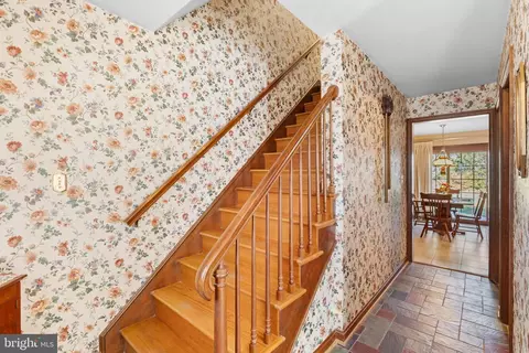 Entry Way - 1121 Old Eagle Rd, Lancaster, PA 17601 photo 7 of 9
