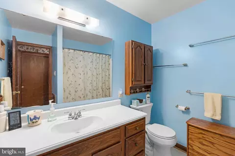 Bath - 1121 Old Eagle Rd, Lancaster, PA 17601 photo 4 of 7