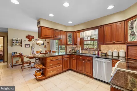 Kitchen - 1121 Old Eagle Rd, Lancaster, PA 17601 photo 4 of 7
