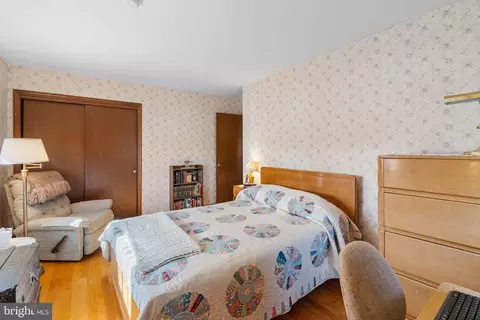 Bedroom - 1121 Old Eagle Rd, Lancaster, PA 17601 photo 4 of 12