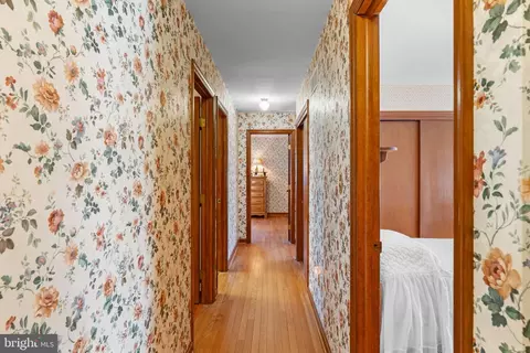 Entry Way - 1121 Old Eagle Rd, Lancaster, PA 17601 photo 4 of 9