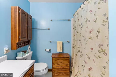 Bath - 1121 Old Eagle Rd, Lancaster, PA 17601 photo 5 of 7