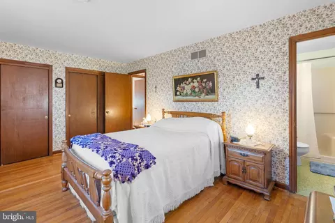 Bedroom - 1121 Old Eagle Rd, Lancaster, PA 17601 photo 3 of 12