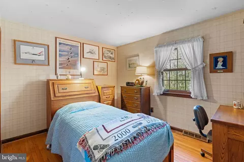 Bedroom - 1121 Old Eagle Rd, Lancaster, PA 17601 photo 9 of 12