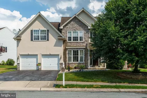 129 Julia Ln, Manheim, PA 17545