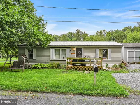 950 Hope Ave, Lititz, PA 17543 photo 2
