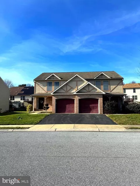 125 Talon Dr, Ephrata, PA 17522