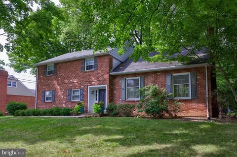 1413 Carlton Dr, Lancaster, PA 17601
