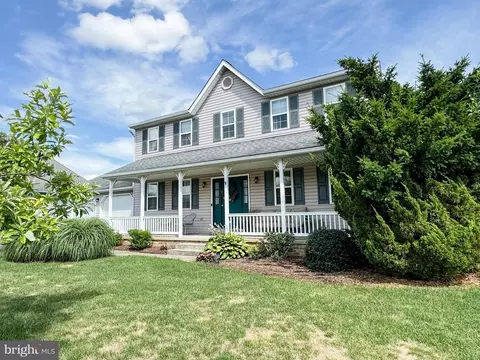 124 Windsock Way, New Holland, PA 17557